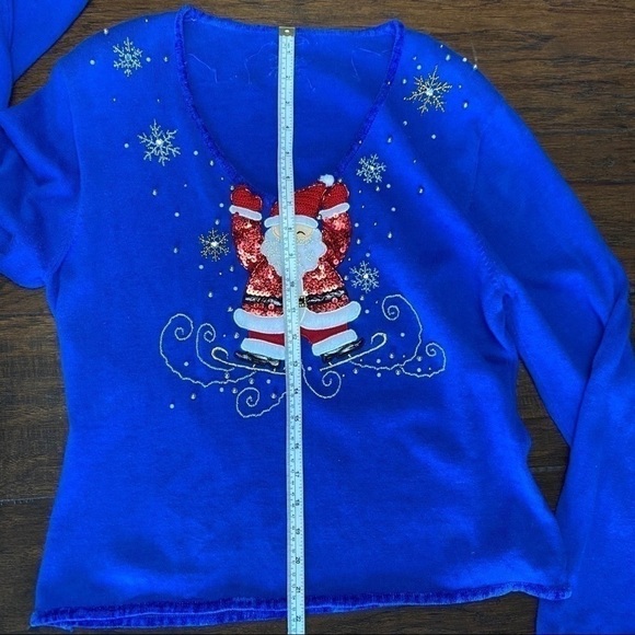Santa Ugly/Cute Christmas V-Neck Sweater - Picture 15 of 16